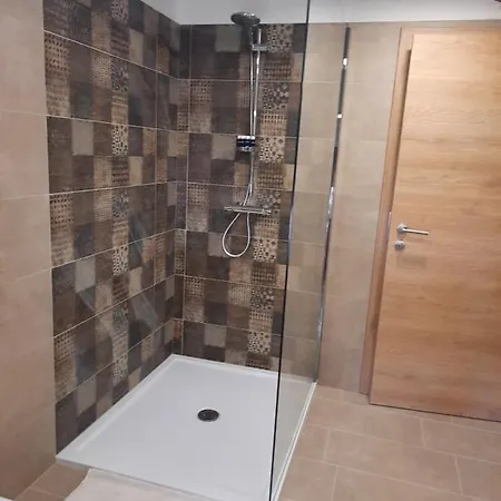 شقة Andrea, Premium Three Bedroom Apartment, Entire Floor