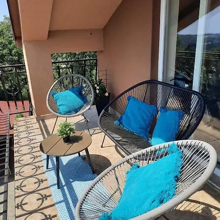 Andrea, Premium Three Bedroom Apartment, Entire Floor شقة *