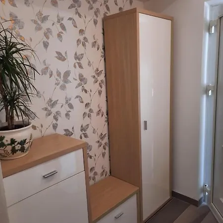 Andrea, Premium Three Bedroom Apartment, Entire Floor *