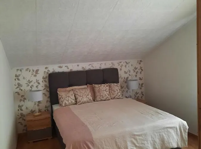 Andrea, Premium Three Bedroom Apartment, Entire Floor Apartament *