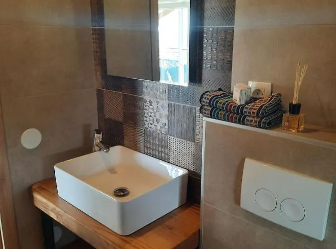 Andrea, Premium Three Bedroom Apartment, Entire Floor