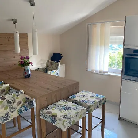 Apartment Andrea, Premium Three Bedroom Apartment, Entire Floor