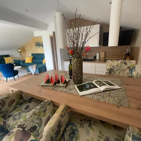 Andrea, Premium Three Bedroom Apartment, Entire Floor