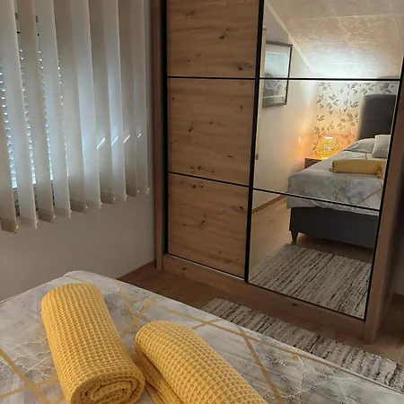 Διαμέρισμα Andrea, Premium Three Bedroom Apartment, Entire Floor *