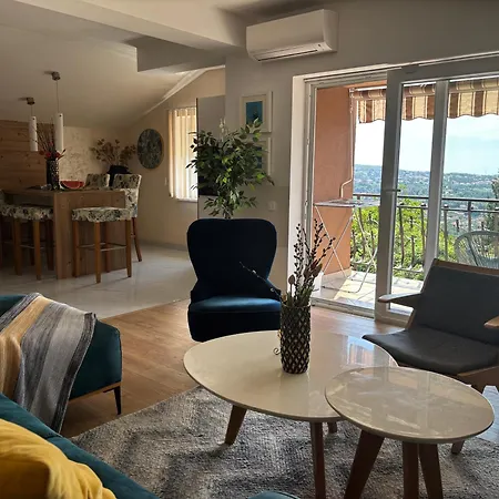 Andrea, Premium Three Bedroom Apartment, Entire Floor