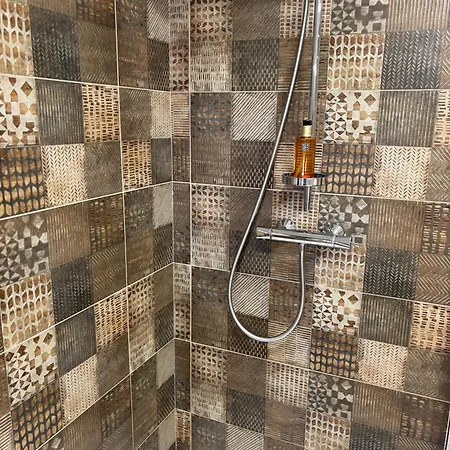 Andrea, Premium Three Bedroom Apartment, Entire Floor *