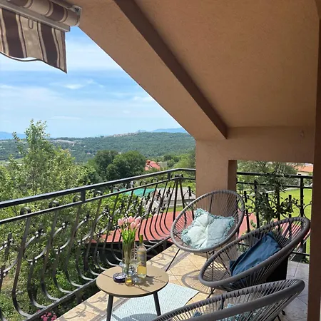 Andrea, Premium Three Bedroom Apartment, Entire Floor Kastav