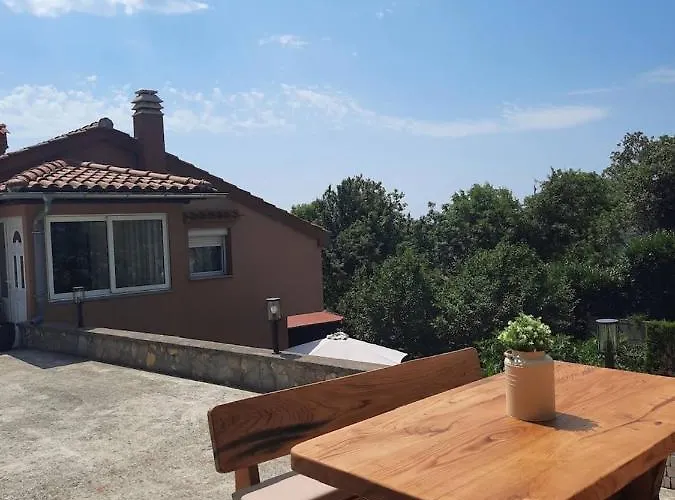 Andrea, Premium Three Bedroom Apartment, Entire Floor Kastav